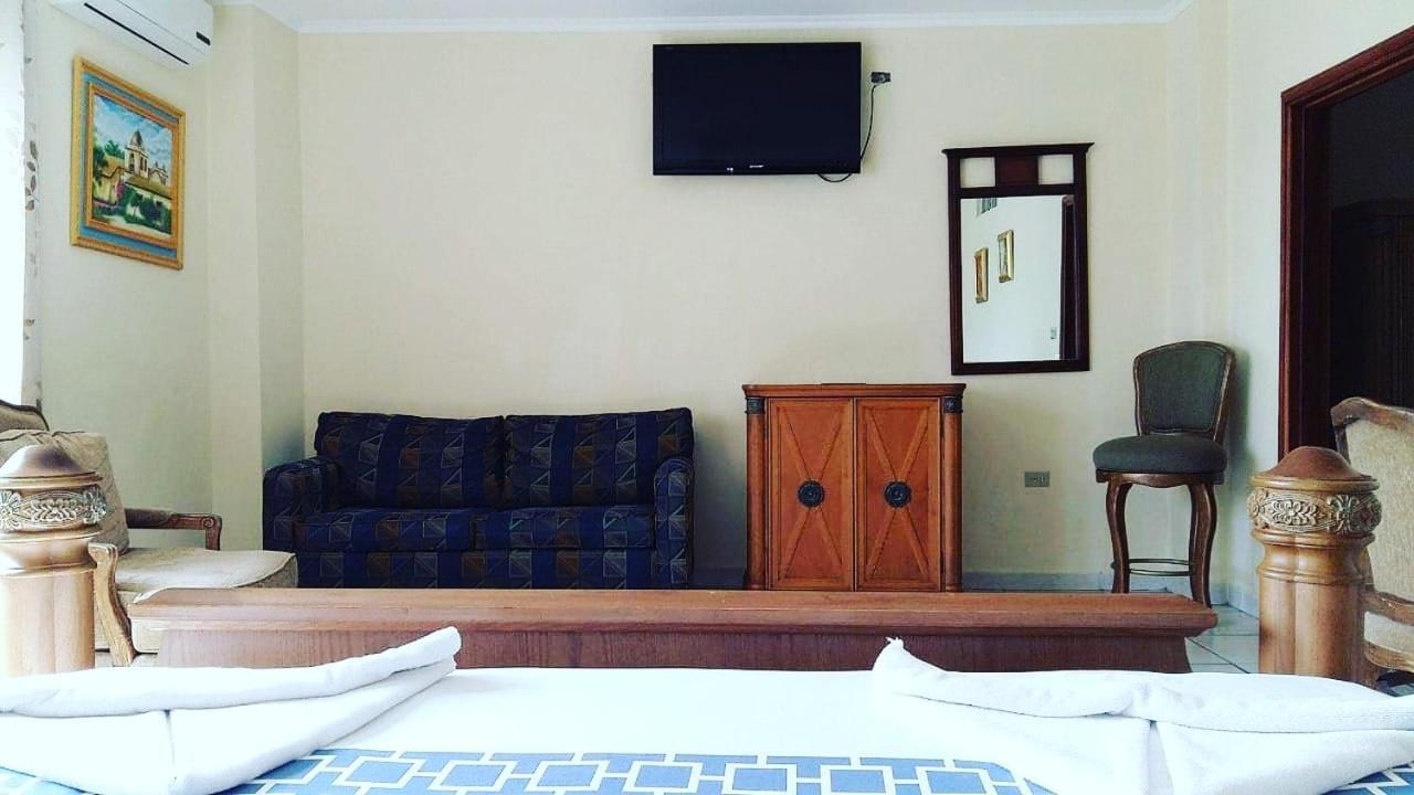 Hotel Carnaval La Ceiba Zewnętrze zdjęcie