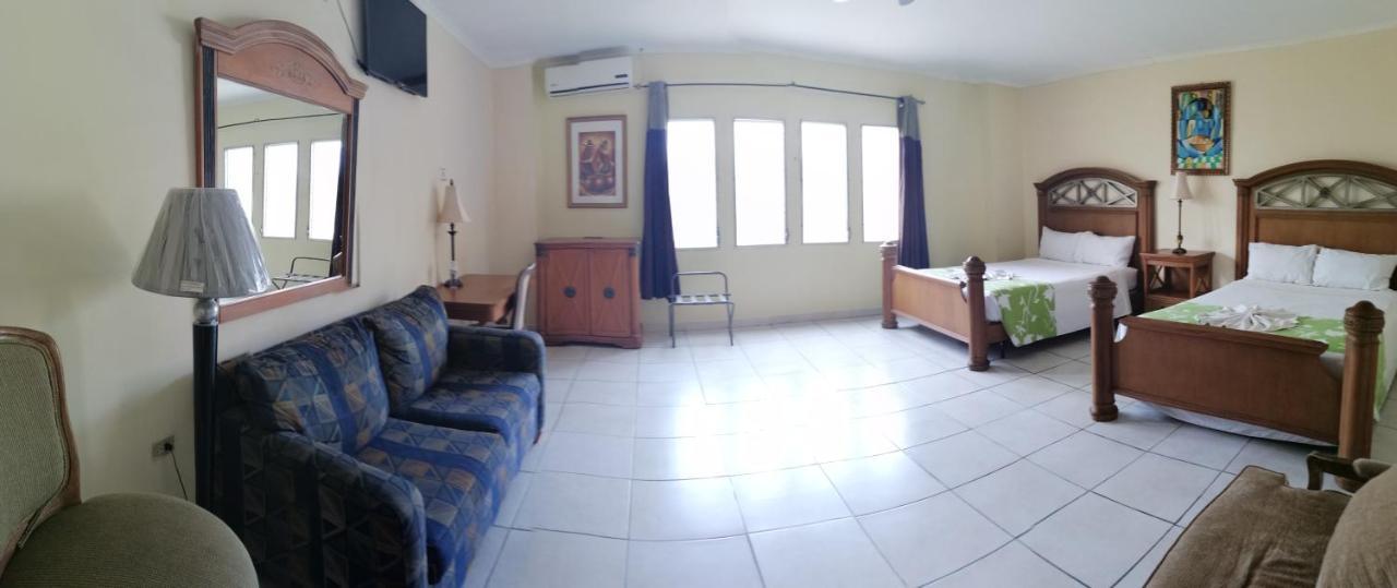 Hotel Carnaval La Ceiba Zewnętrze zdjęcie